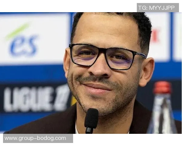 罗西尼尔表达英超执教愿望强调球员与教练都需具备野心 罗西尼尔表达英超执教愿望强调球员与教练都需具备野心