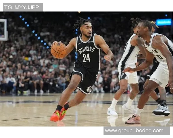 篮网在交易截止日前积极寻求卡梅隆托马斯的交易机会与可能性